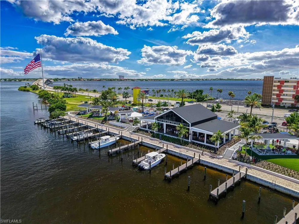 4647 SE 17th Place #105 Cape Coral, FL 33904