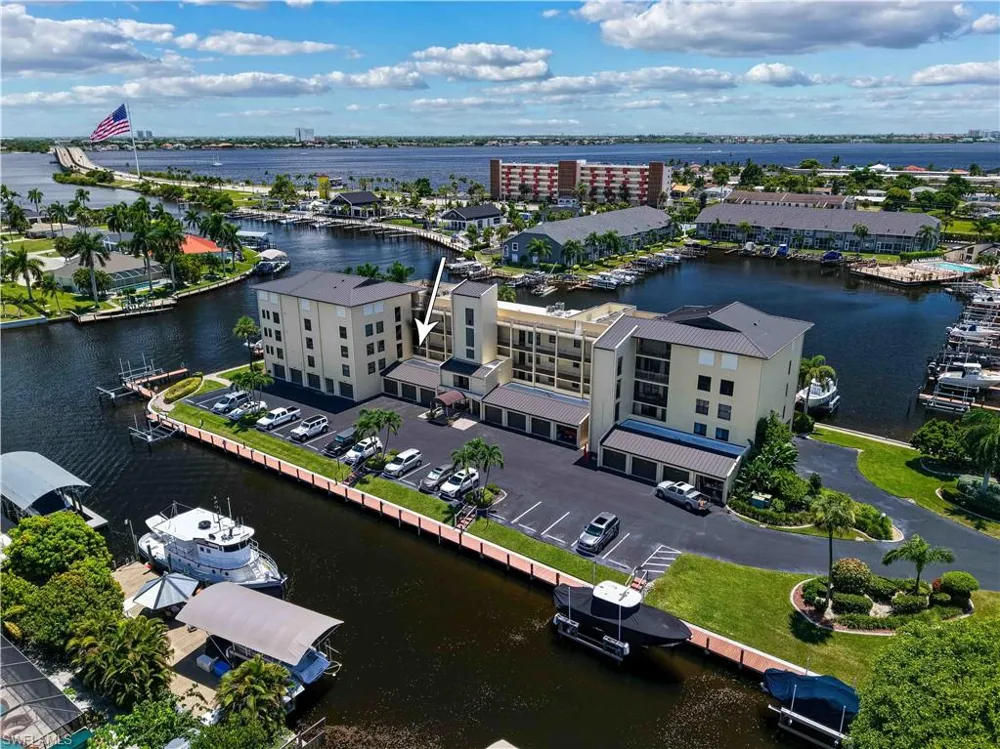 4647 SE 17th Place #105 Cape Coral, FL 33904