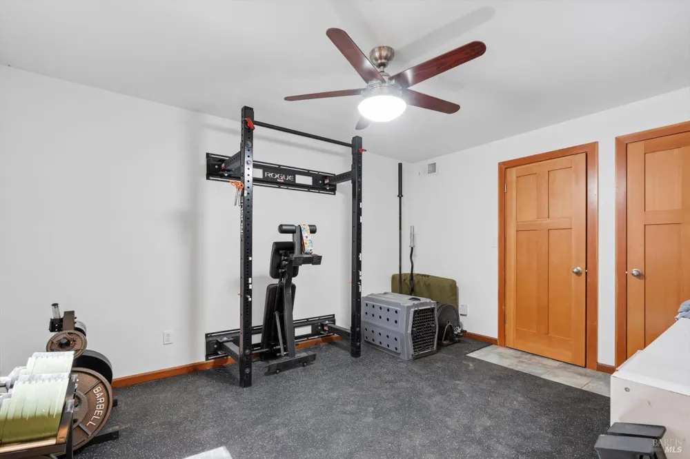 2430 Otter Lane Willits, CA 95490