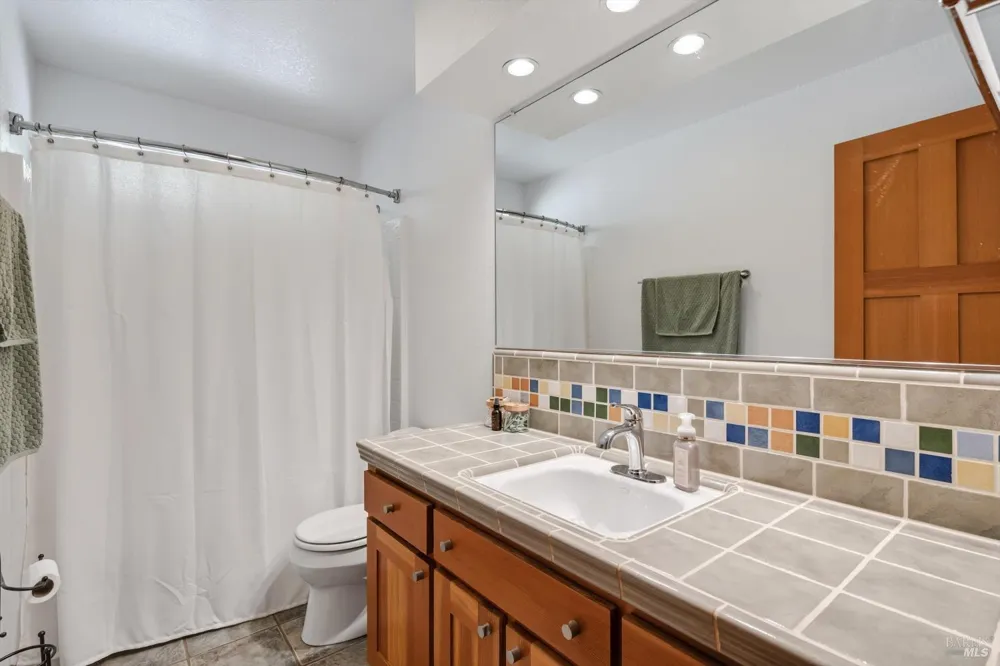 2430 Otter Lane Willits, CA 95490
