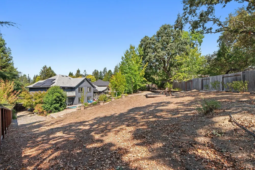 3991 Haven Court Sebastopol, CA 95472