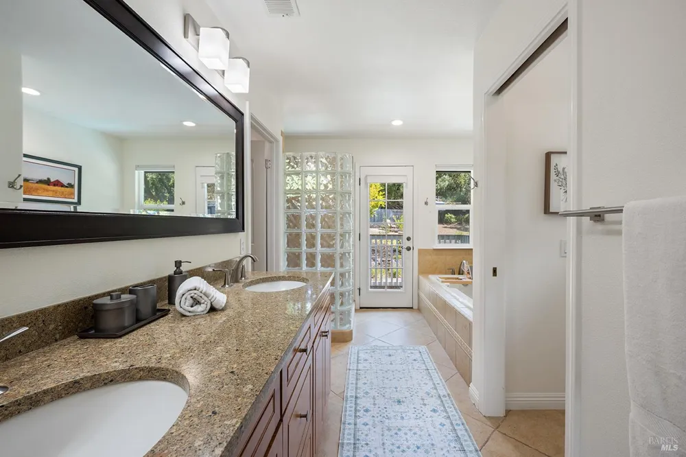 3991 Haven Court Sebastopol, CA 95472
