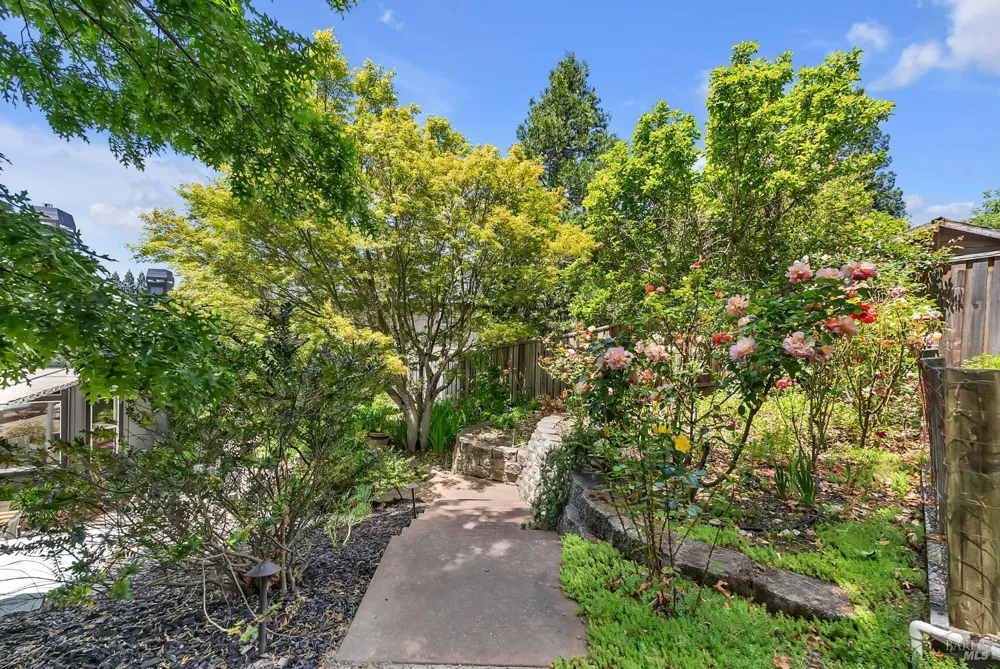 3991 Haven Court Sebastopol, CA 95472