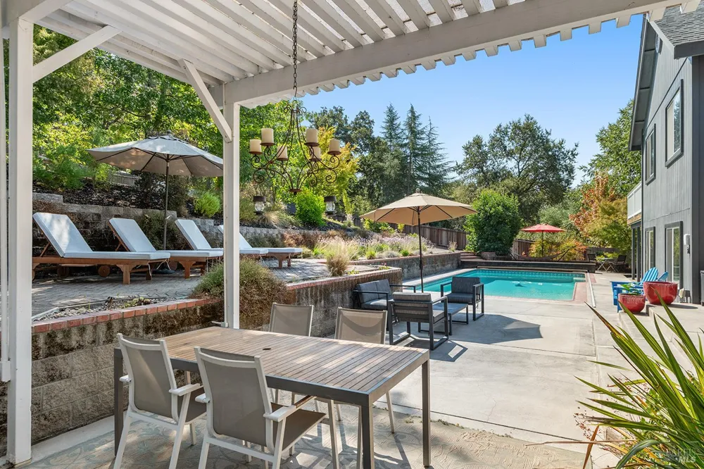 3991 Haven Court Sebastopol, CA 95472