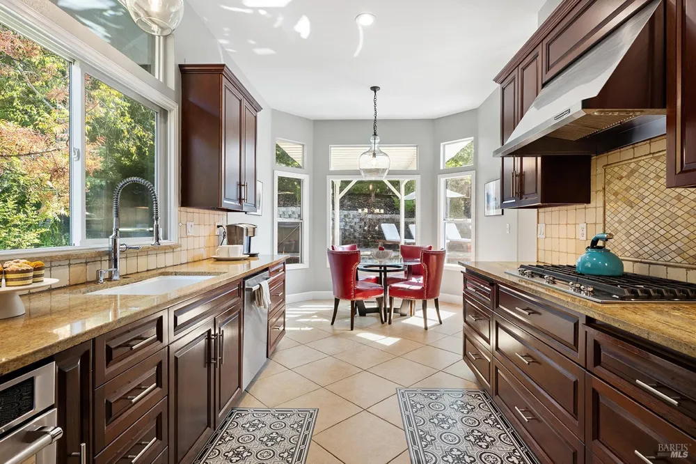 3991 Haven Court Sebastopol, CA 95472