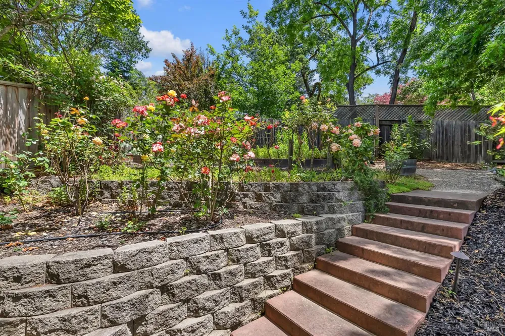 3991 Haven Court Sebastopol, CA 95472