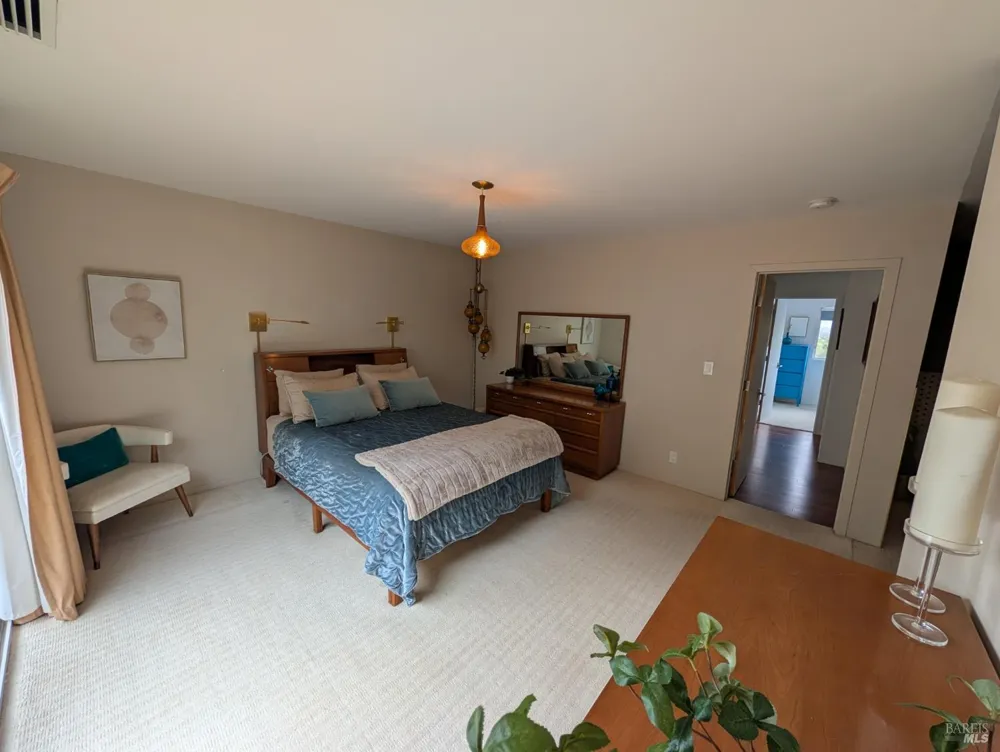 211 Hill Boulevard Petaluma, CA 94952