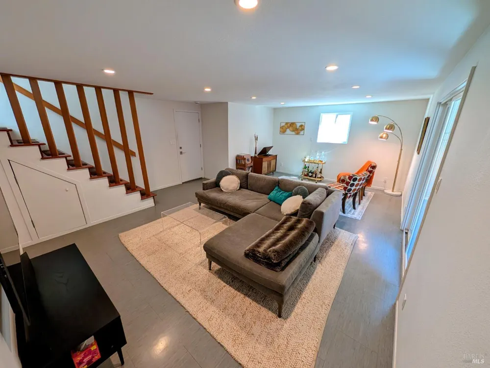 211 Hill Boulevard Petaluma, CA 94952