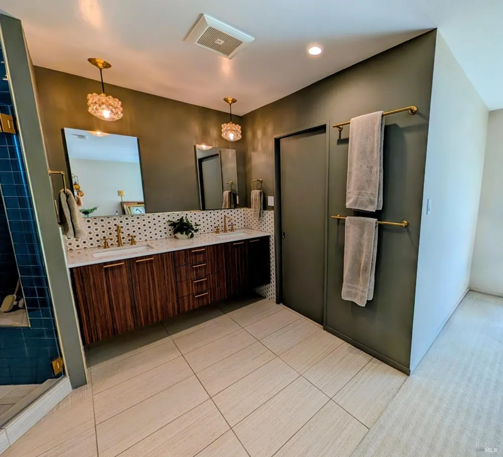 211 Hill Boulevard Petaluma, CA 94952