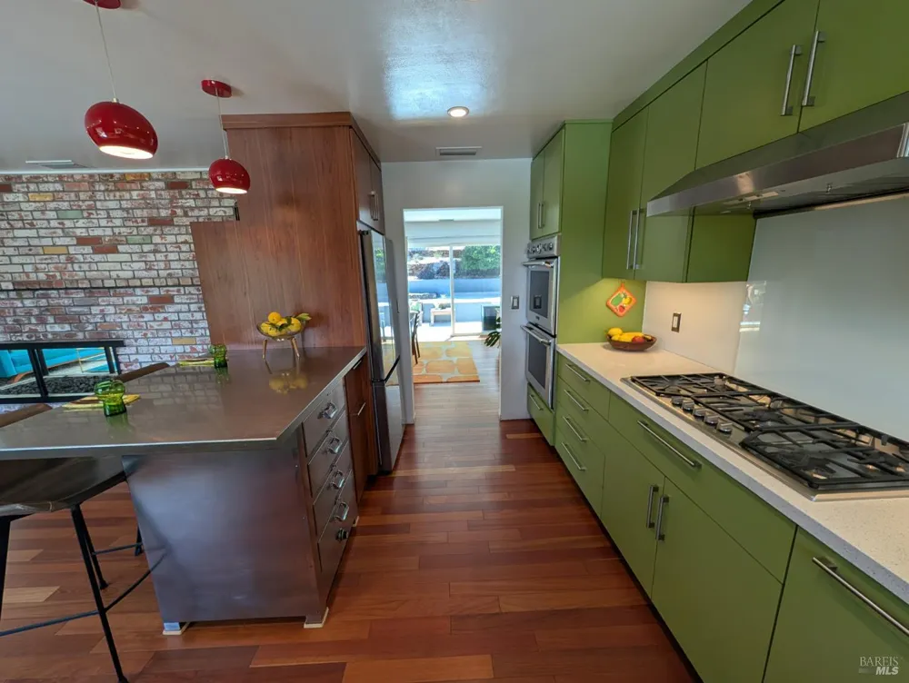 211 Hill Boulevard Petaluma, CA 94952