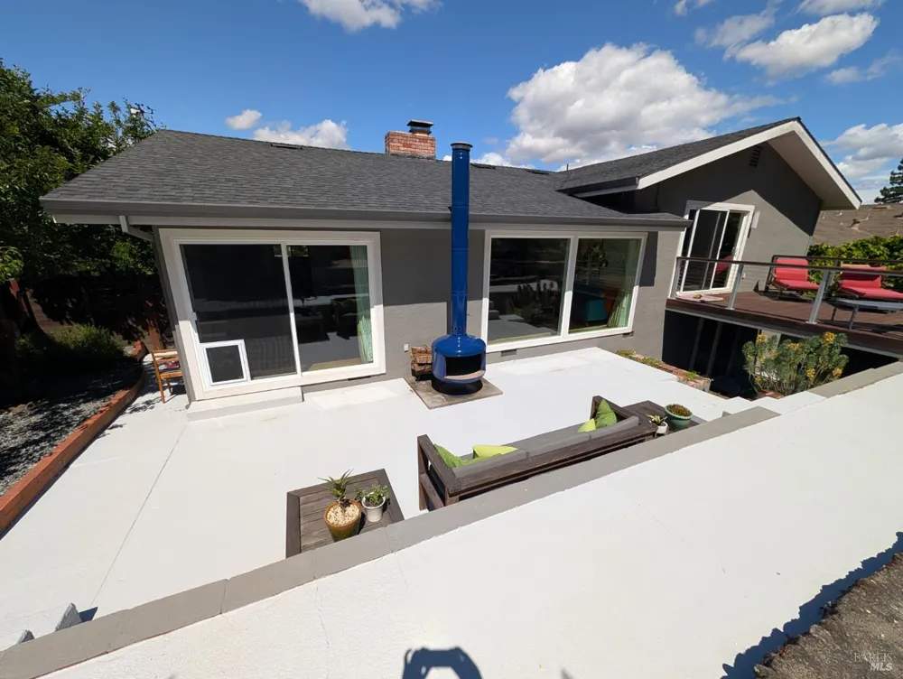211 Hill Boulevard Petaluma, CA 94952