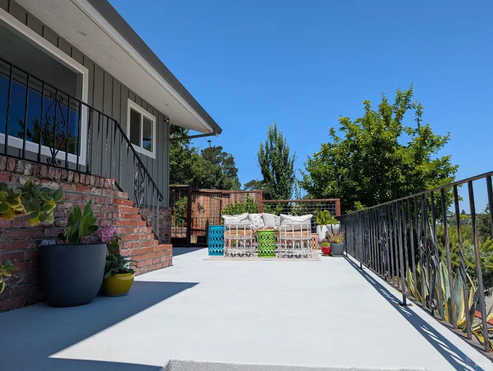 211 Hill Boulevard Petaluma, CA 94952
