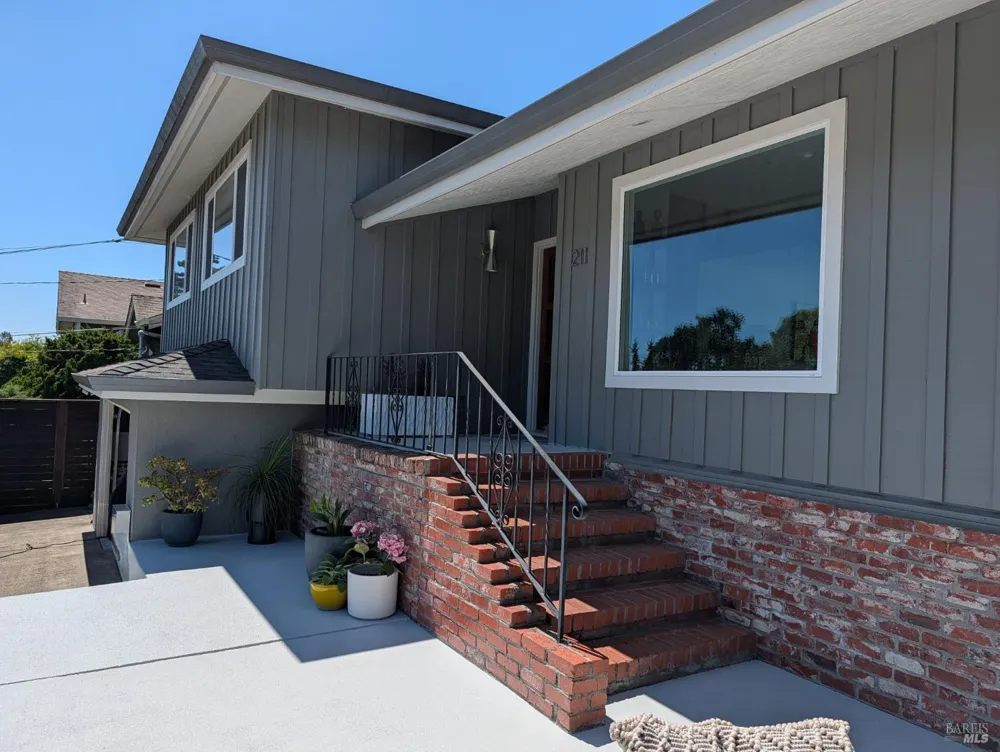 211 Hill Boulevard Petaluma, CA 94952