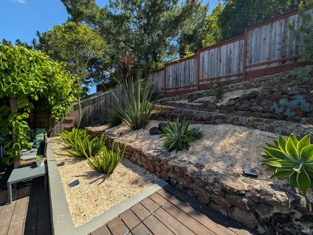 211 Hill Boulevard Petaluma, CA 94952