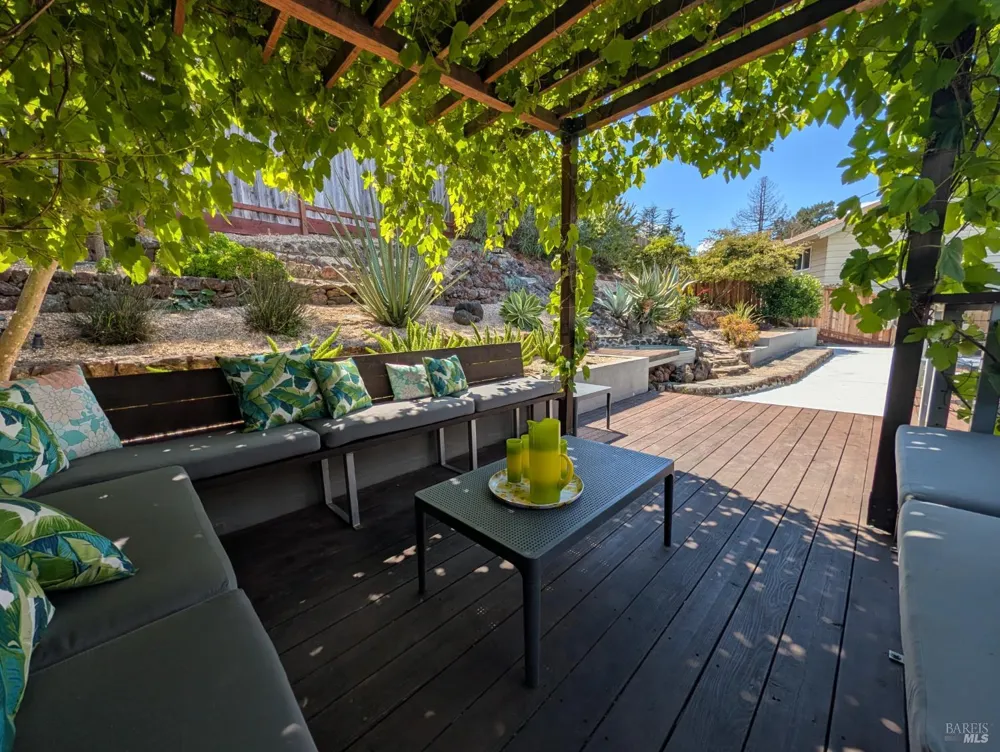 211 Hill Boulevard Petaluma, CA 94952