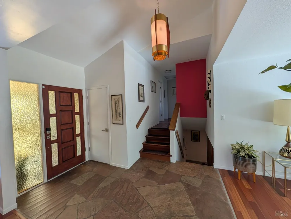 211 Hill Boulevard Petaluma, CA 94952