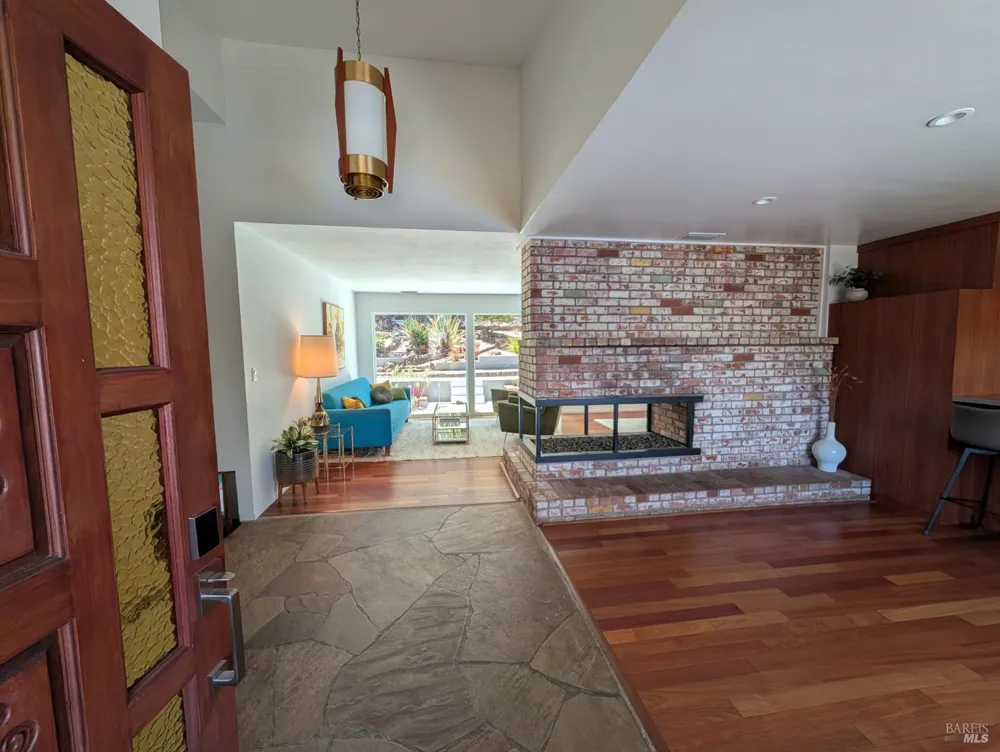 211 Hill Boulevard Petaluma, CA 94952