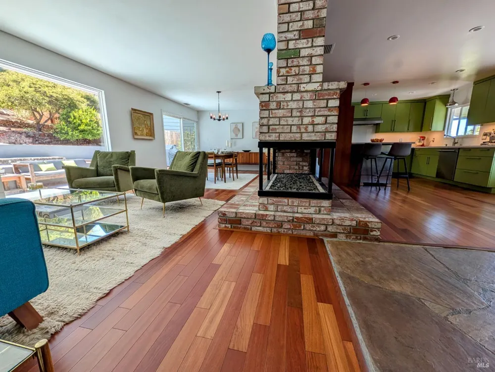211 Hill Boulevard Petaluma, CA 94952