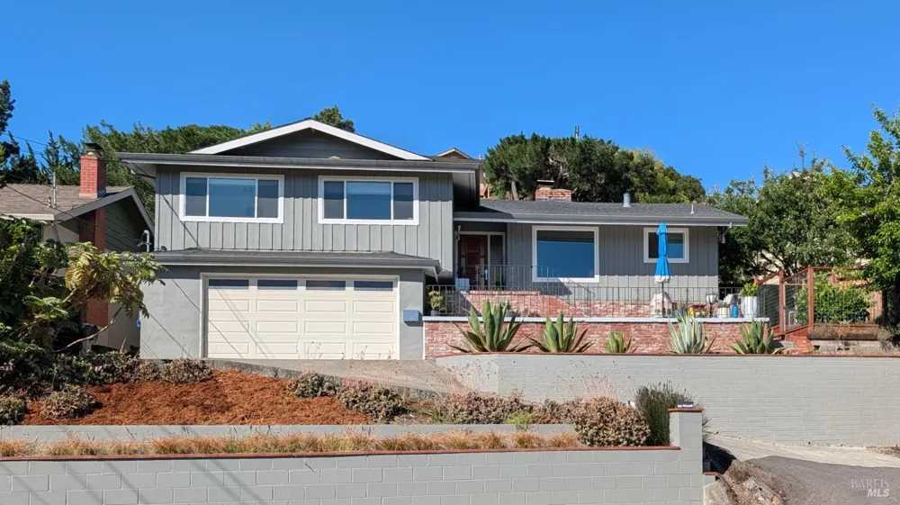 211 Hill Boulevard Petaluma, CA 94952