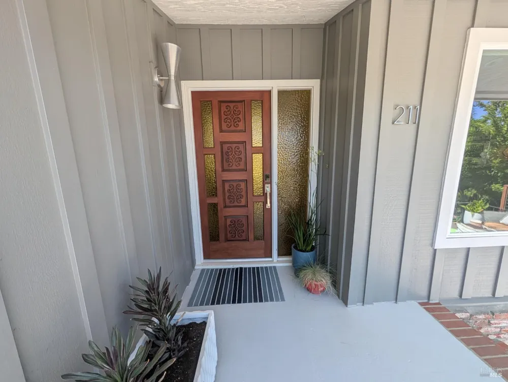 211 Hill Boulevard Petaluma, CA 94952