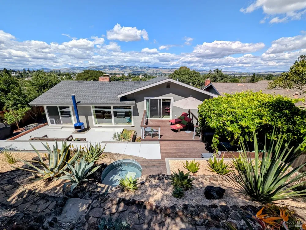 211 Hill Boulevard Petaluma, CA 94952