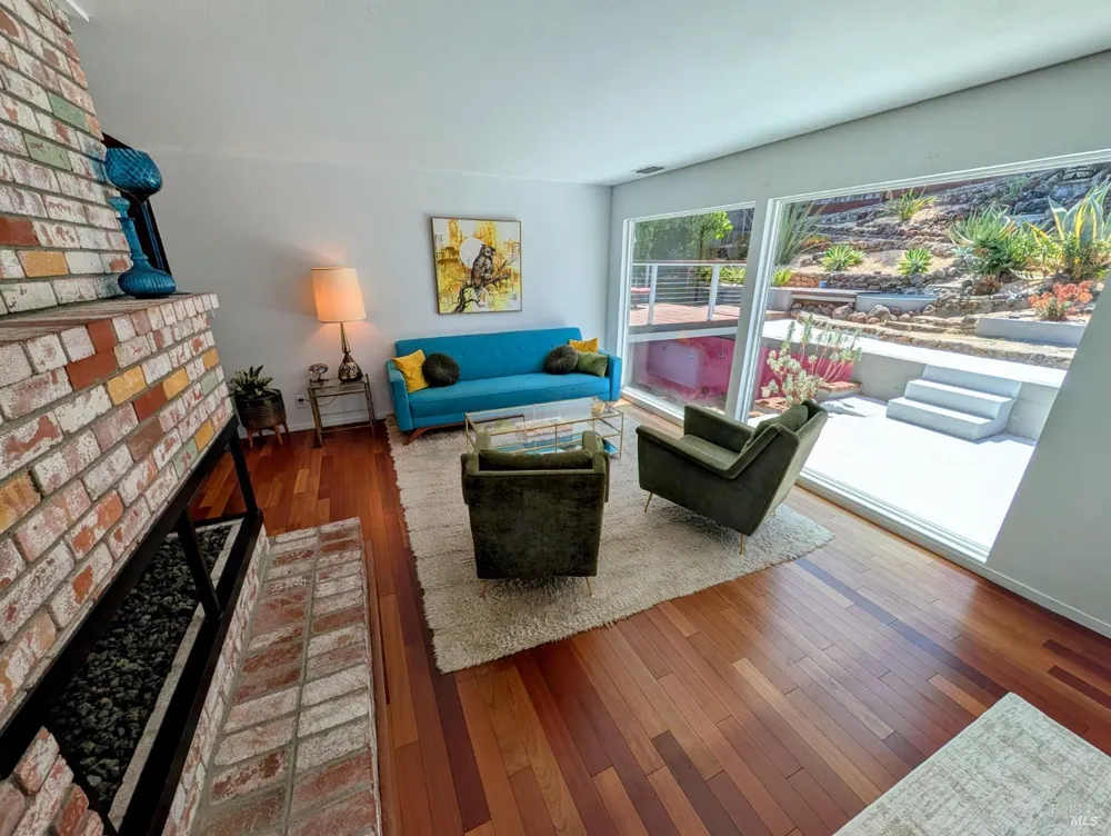 211 Hill Boulevard Petaluma, CA 94952