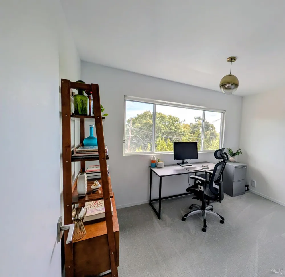 211 Hill Boulevard Petaluma, CA 94952
