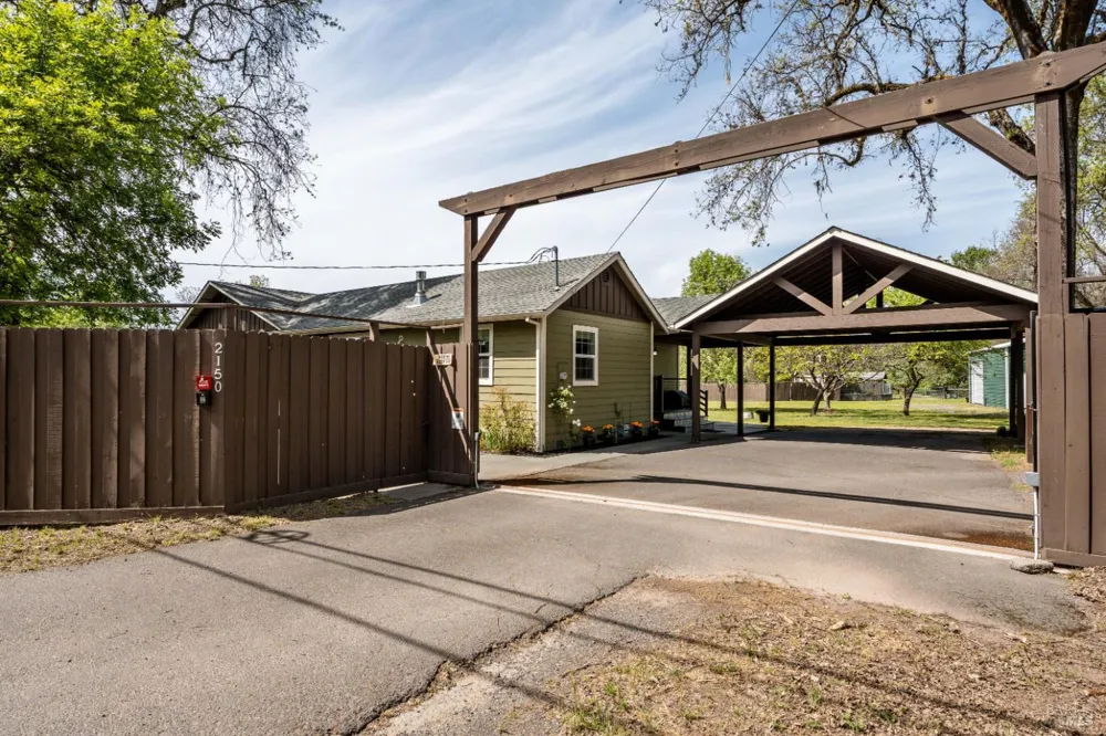 2150 Valley Road Willits, CA 95490