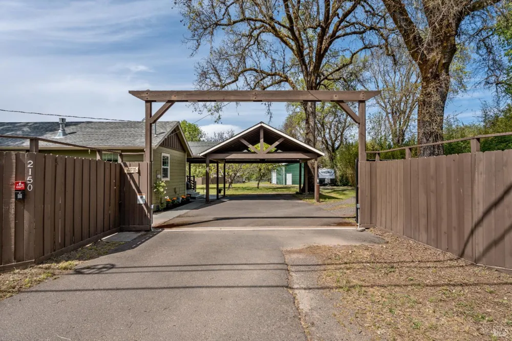 2150 Valley Road Willits, CA 95490