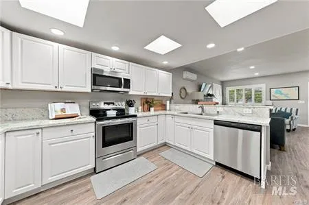 2890 Silverado Lane Clearlake, CA 95422