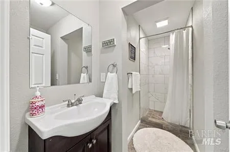 2890 Silverado Lane Clearlake, CA 95422