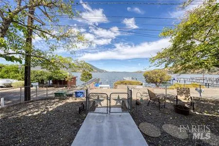 2890 Silverado Lane Clearlake, CA 95422