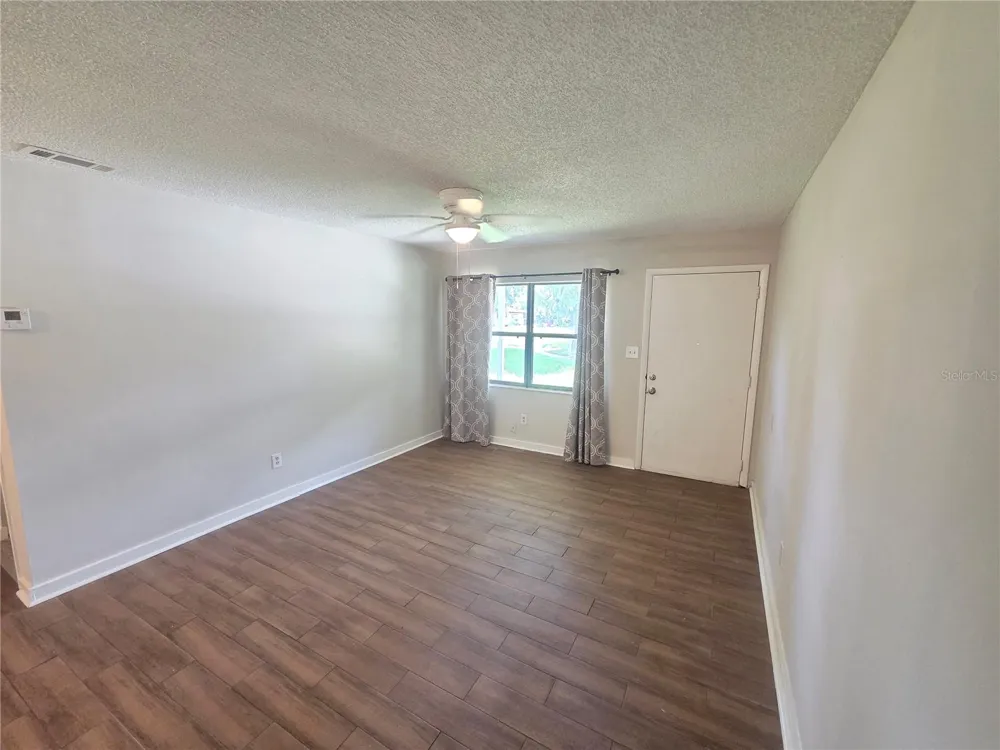 1813 BOND STREET Plant City, FL 33563