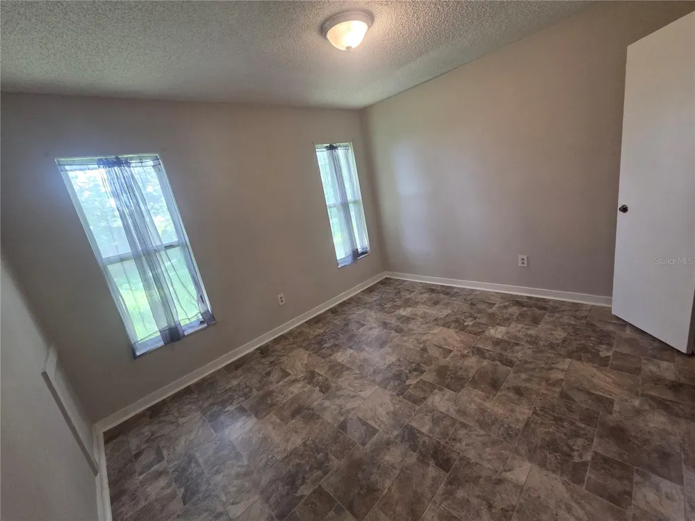 1813 BOND STREET Plant City, FL 33563