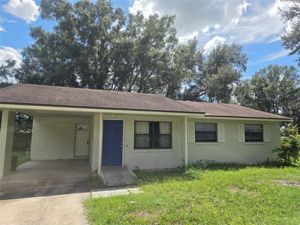 1813 BOND STREET Plant City, FL 33563