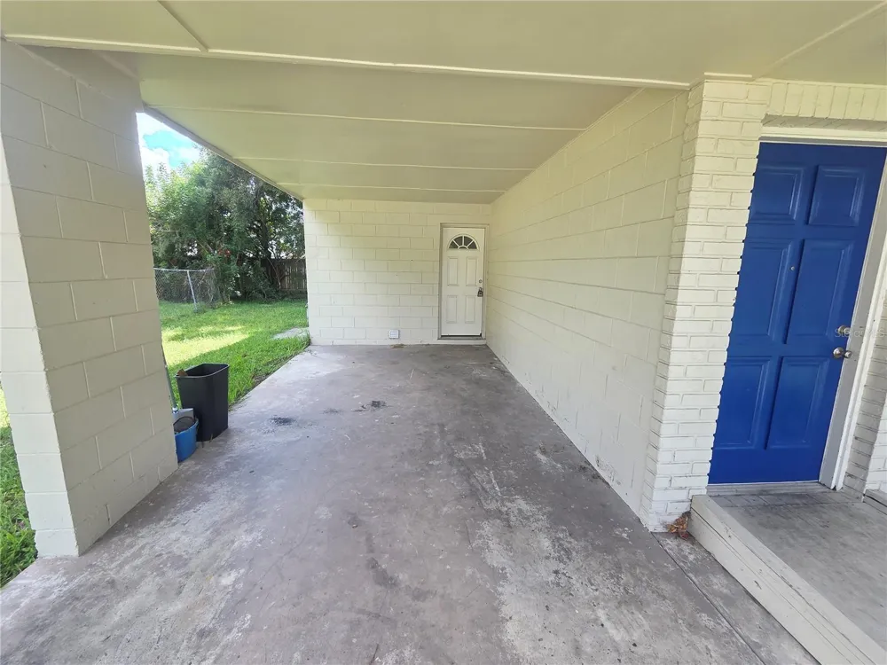 1813 BOND STREET Plant City, FL 33563