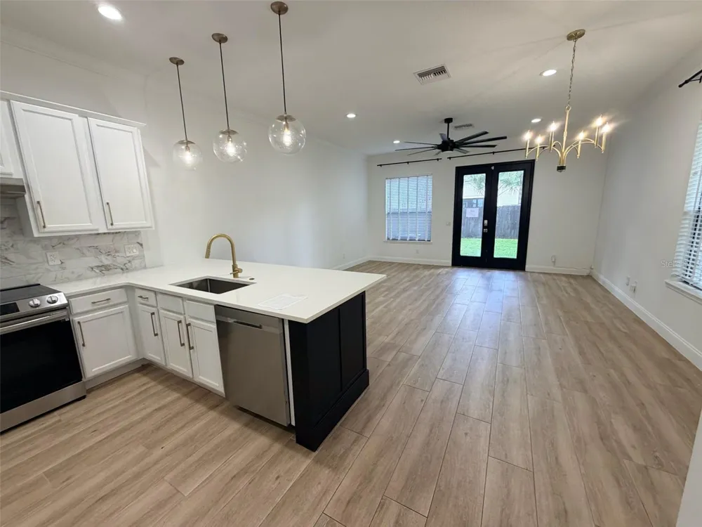 2013 E ESTHER STREET Orlando, FL 32806