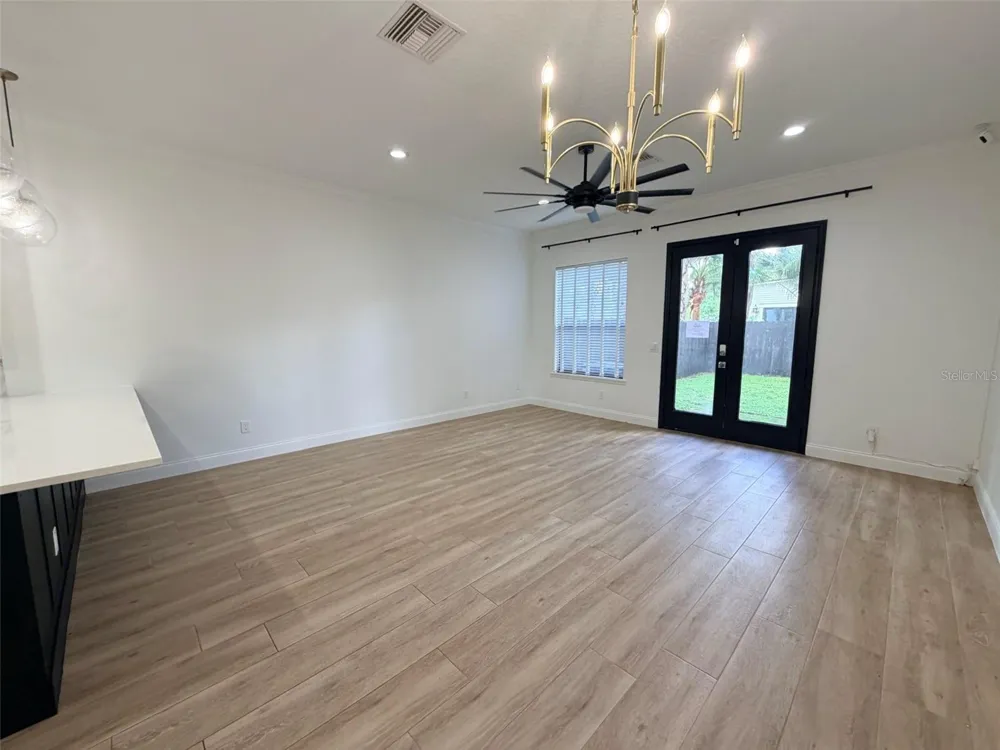 2013 E ESTHER STREET Orlando, FL 32806