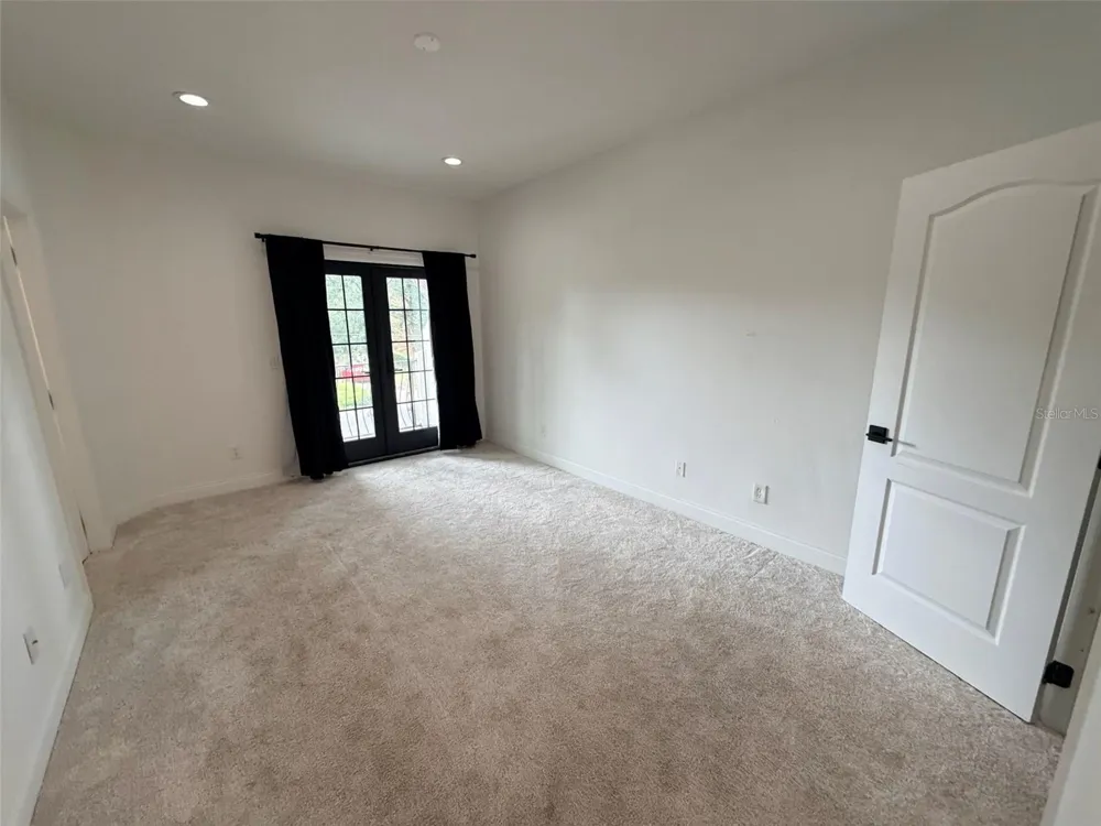 2013 E ESTHER STREET Orlando, FL 32806