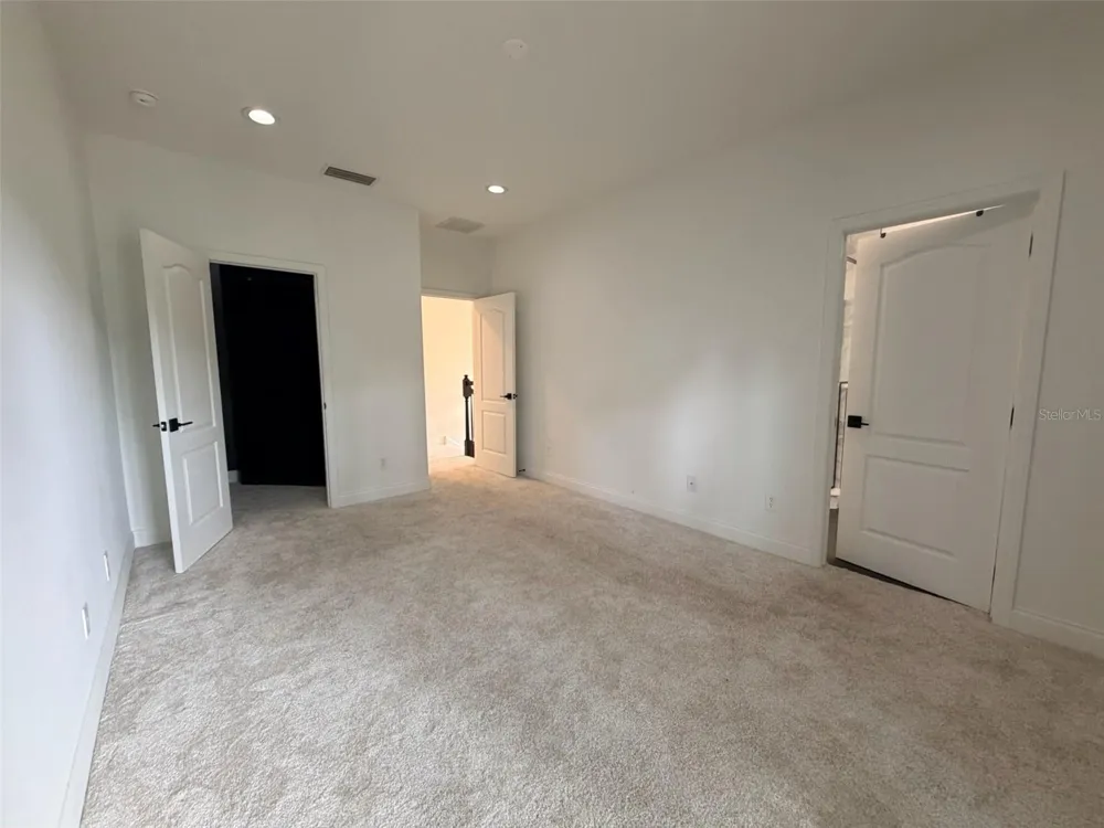 2013 E ESTHER STREET Orlando, FL 32806