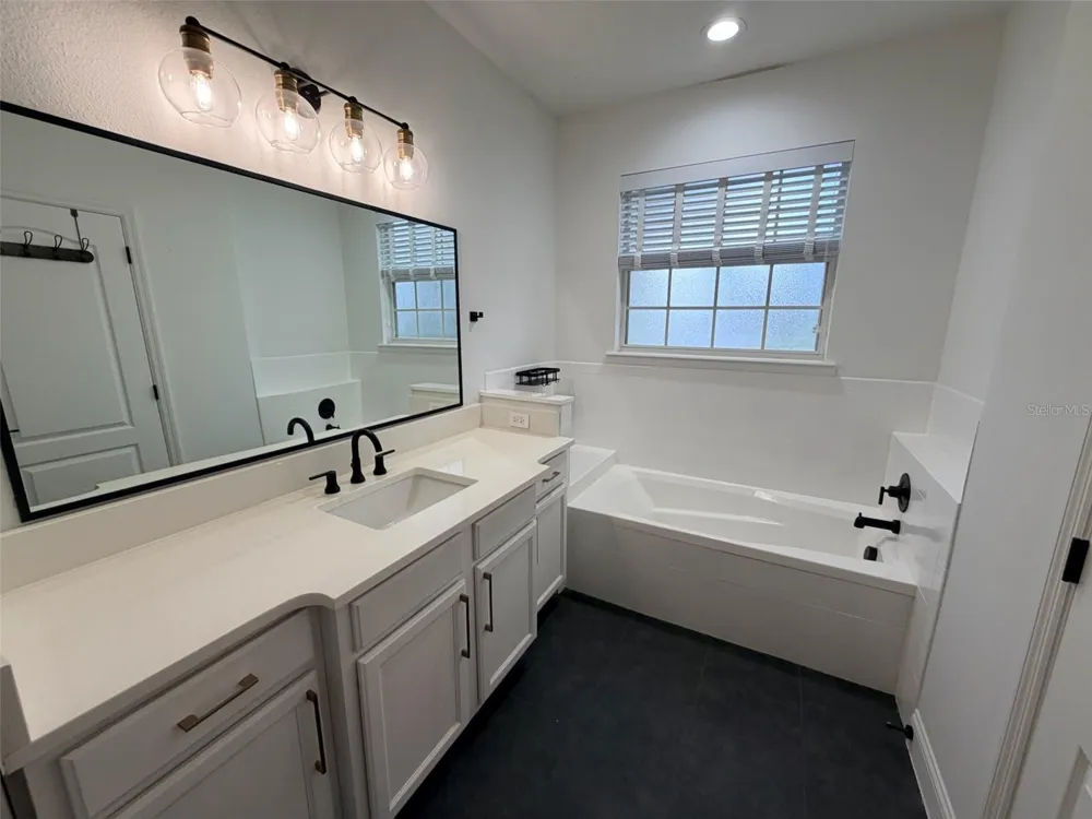 2013 E ESTHER STREET Orlando, FL 32806