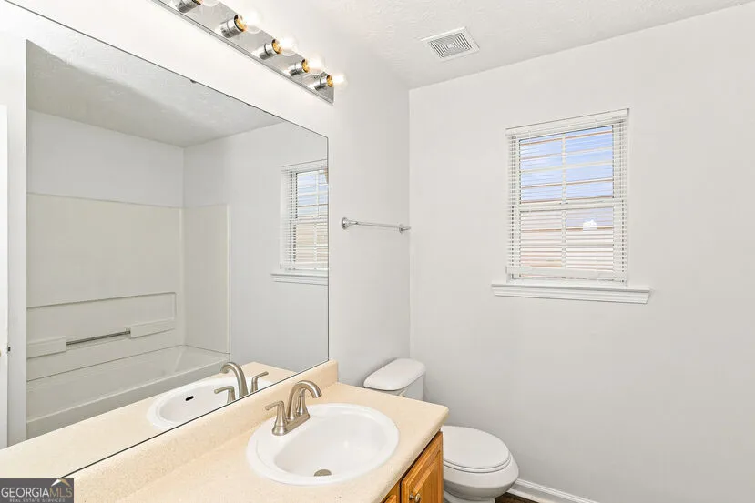 9880 Vista CIR Union City, GA 30291
