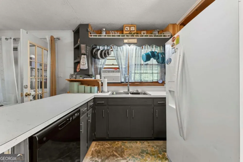 25 Dubignon DR Toccoa, GA 30577