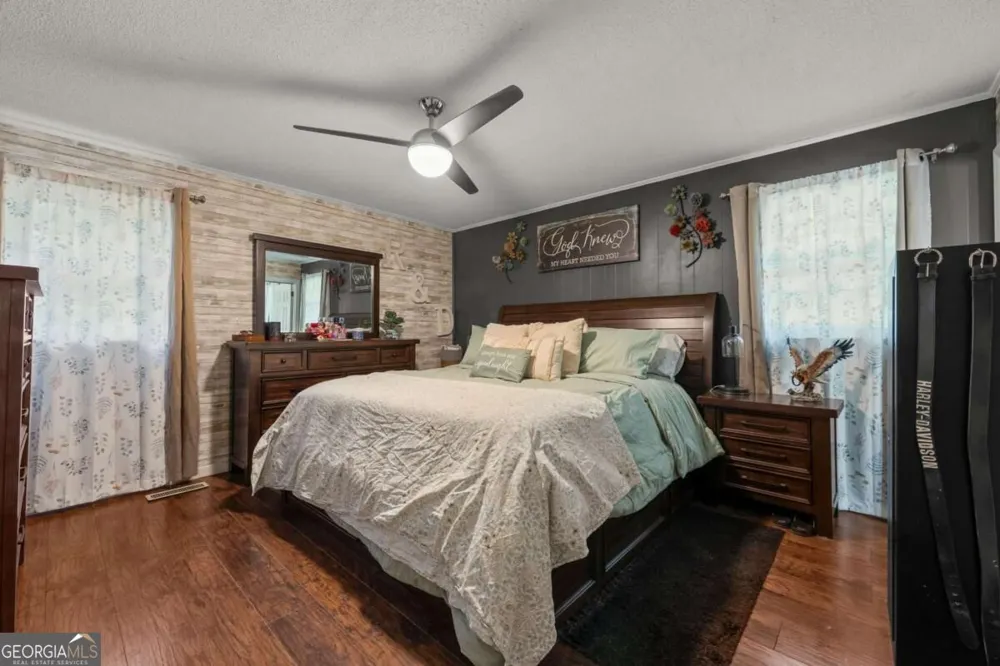 25 Dubignon DR Toccoa, GA 30577