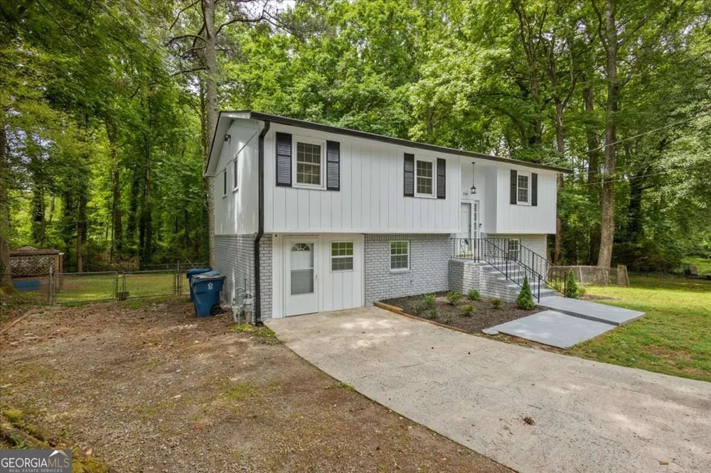 394 Burr Oak CT Lawrenceville, GA 30046