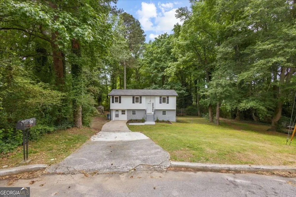 394 Burr Oak CT Lawrenceville, GA 30046