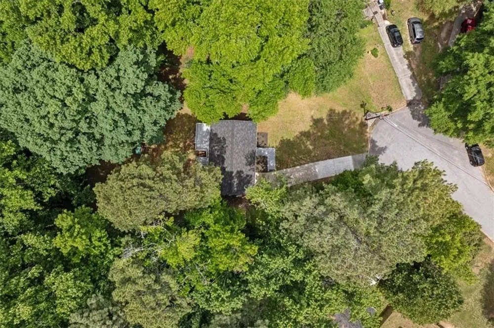 394 Burr Oak Court Lawrenceville, GA 30046