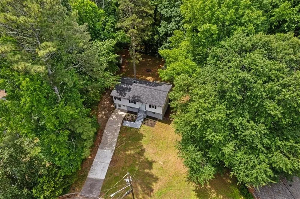 394 Burr Oak Court Lawrenceville, GA 30046
