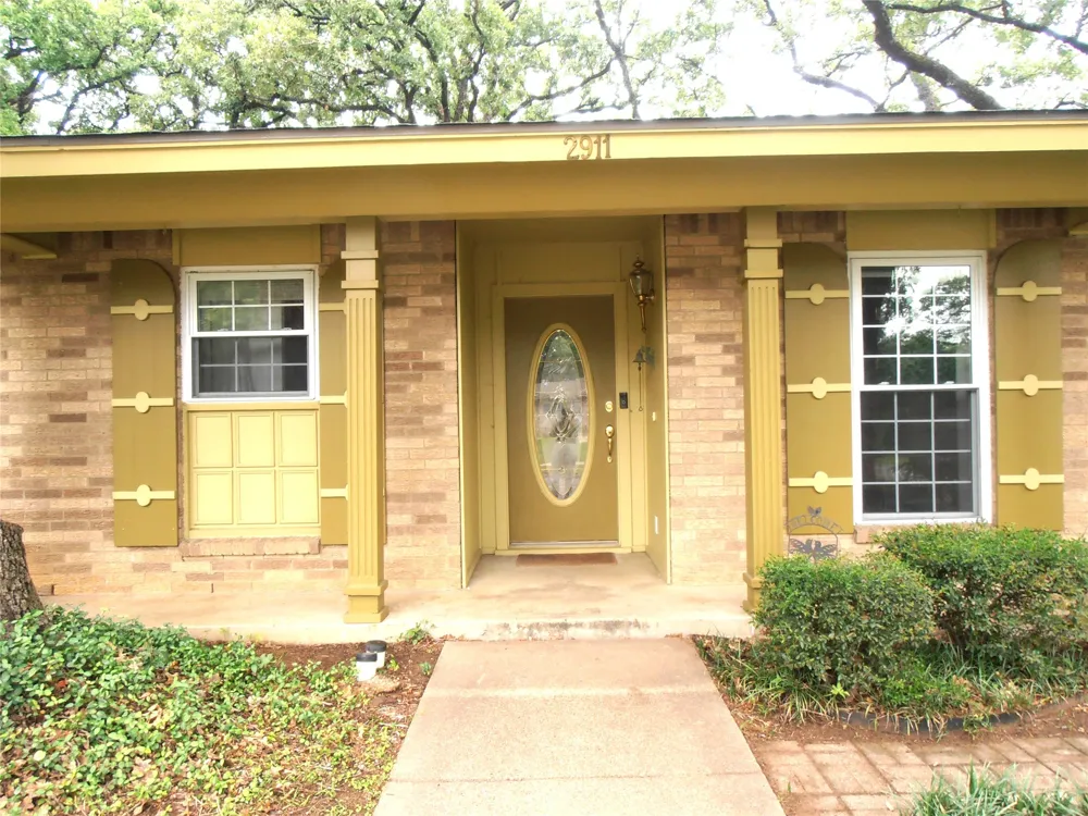 2911 Norwood Lane Arlington, TX 76013