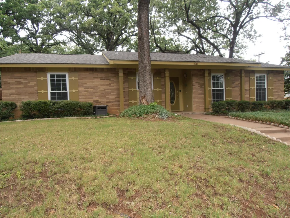 2911 Norwood Lane Arlington, TX 76013